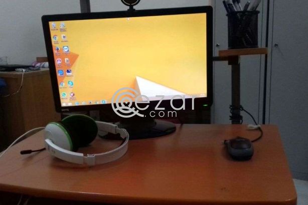 DELL Desktop Computer With Sony earphone photo 1