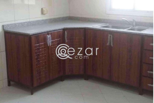 Brand New Ex-Bachelor 7 Bedroom 5 Bathroom Semi-furnished Compound Villa in Ain Khalid Near Ain Khalid Gate - صورة %index%