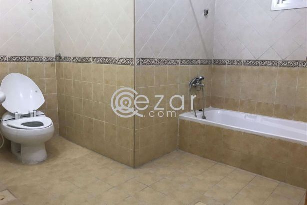 4 bedroom villa for rent in azizia photo %index%