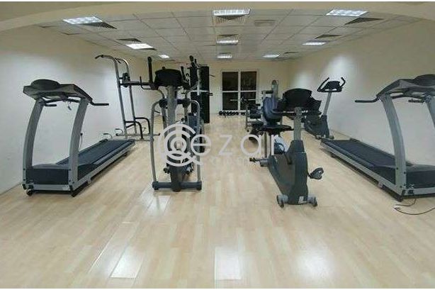 Fully furnished 1bhk APARTMENT photo 2