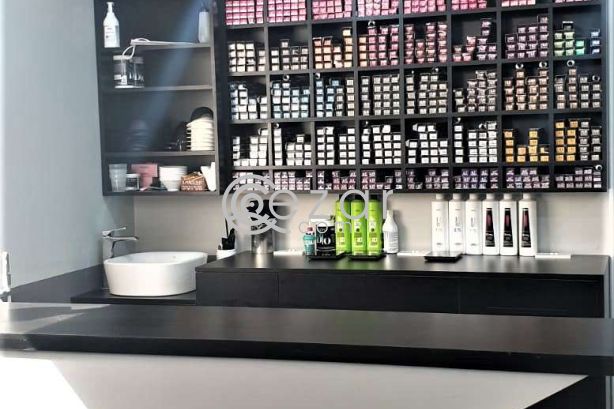 Established Ladies Salon for Sale photo %index%