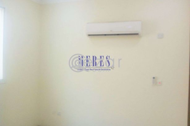 5 Bedroom Compound Villa in Abu Hamour - صورة %index%