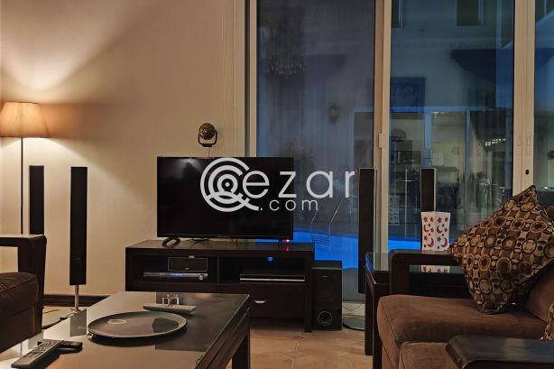 F/F Master room in private West Bay Villa - صورة %index%