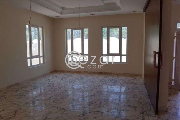 6 bedrooms Villa for rent - صورة %index%