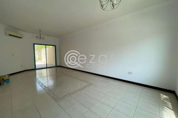 Compound Villa with a Private Pool - صورة %index%