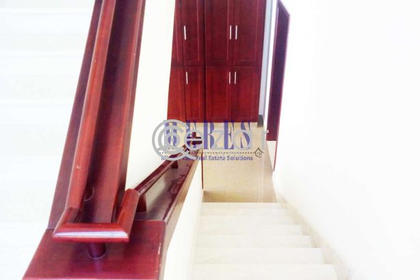 5 Bedroom Compound Villa in Muraikh - صورة %index%