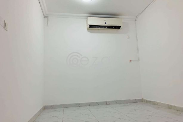Studio Flat inside Villa available in Al Duhail area. - صورة %index%