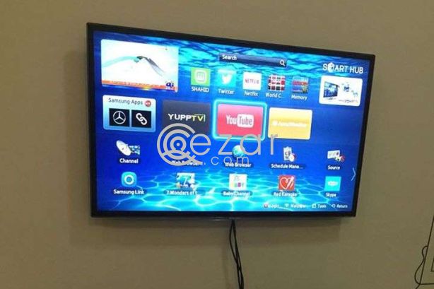 TV for sale urgently Moving out sale pm if interested or watsapp photo 1
