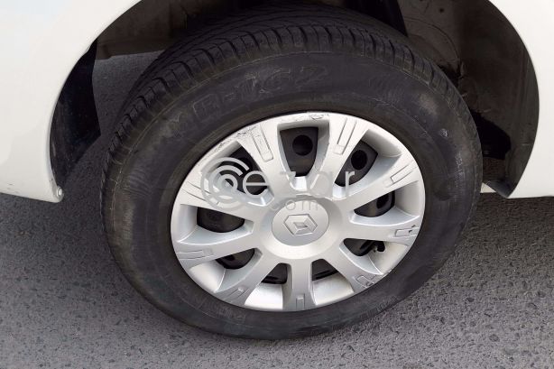 Renault Logan 2013 As New In Perfect Condition photo 3