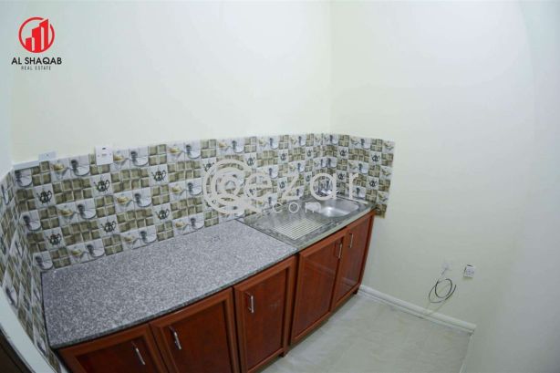 Unfurnished Studio Apartment photo 2