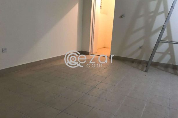 4 bedroom villa for rent in azizia photo %index%