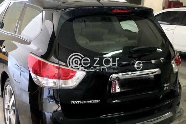 Nissan Pathfinder SV 2013 model for immediate sale photo 4