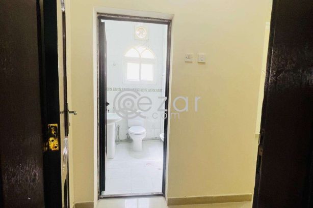 Affordable 2BHK Flat – Fereej Kulaib Area - صورة %index%