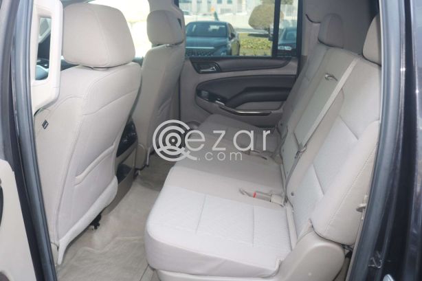 Chevrolet Suburban  LT  2017 photo 3