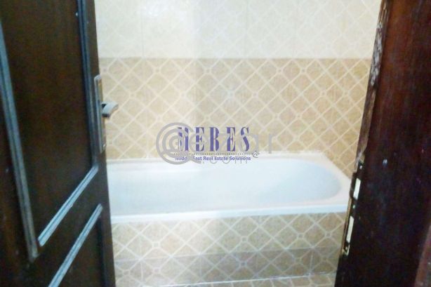 7 Bedroom Compound Villa in Ain Khaled - صورة %index%