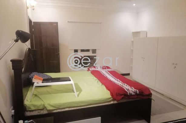 Master room for Western expat at F/F deluxe West Bay villa - صورة %index%