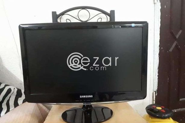 Samsung MONITOR 21" for Sale Qr.300 photo 4
