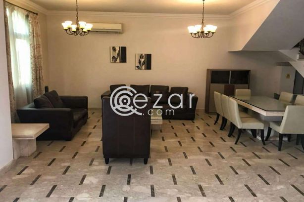 Villa for rent 2 hall, 5 bedrooms, 4 bathrooms and kitchen - صورة %index%