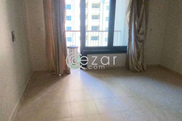 Semi furnished studio in the pearl ( Porto Arabia ) - صورة %index%
