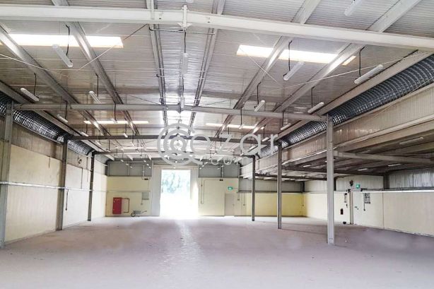 Impressive Huge Dry Store with Office - صورة %index%