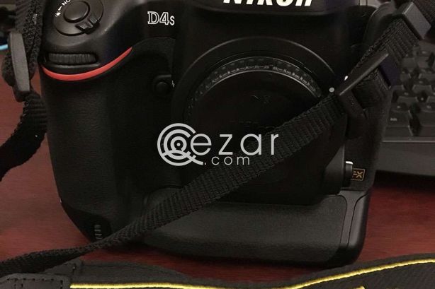 Nikon D4S for sale (mint) photo 2