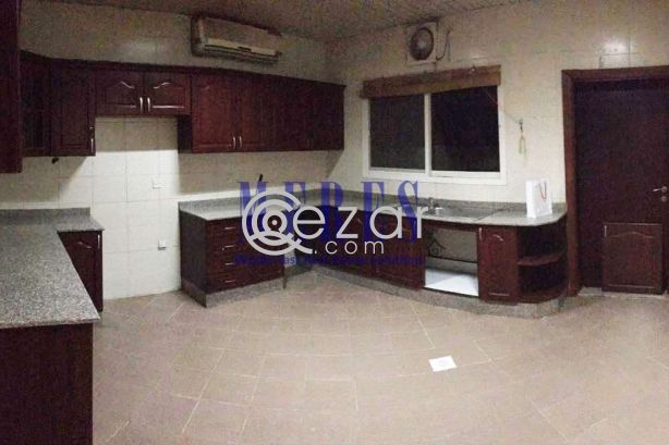 1 BHK Flat in Abu Hamour photo %index%