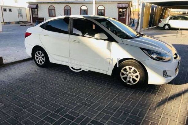 Hyundai Accent 1.6 low kms - صورة 2