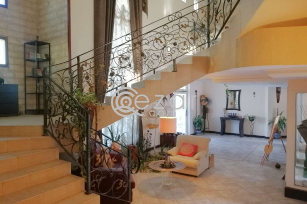 F/F Master room in private West Bay Villa - صورة %index%