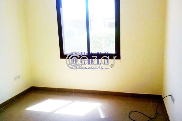 5 Bedroom Compound Villa in Muraikh - صورة %index%