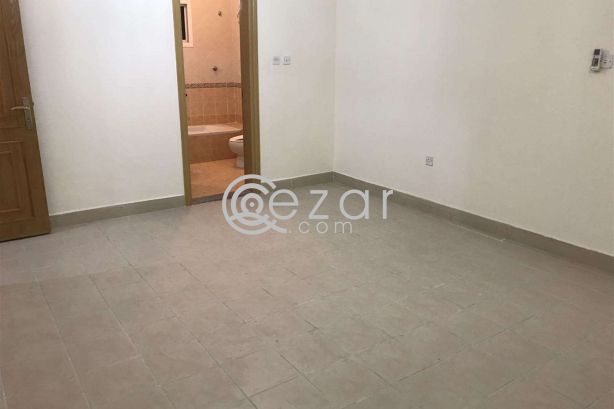 4 bedroom villa for rent in azizia photo %index%