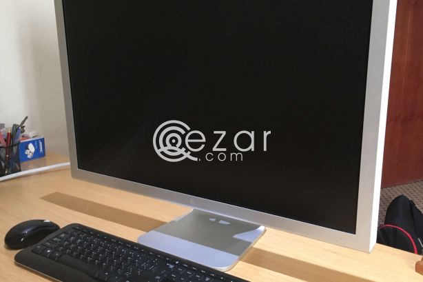 Mac Pro With 30inch apple cinema monitor photo 1