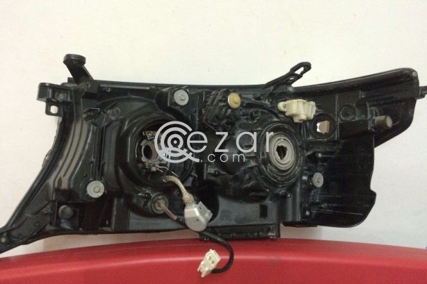 LAND CRUISER VXR HEAD LAMP USED FOR SALE. photo 2
