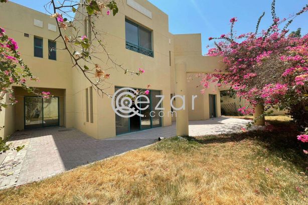 Compound Villa with a Private Pool - صورة %index%