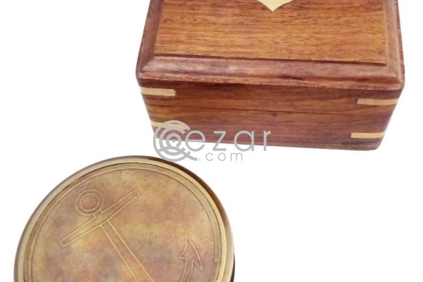 Antique look Magnetic compass with 40 years calendar photo 2