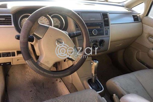 Nissan tida 2010 photo 2