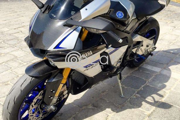 2015 YAMAHA R1M - صورة 3