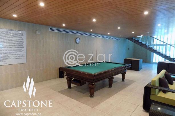 Fully-furnished 3BR plus 1 Maid's Room Apartment in West Bay - صورة %index%