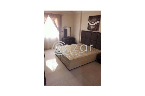 للأجار في منطقة السد عند الرويال بلازا. 30 شقة جديدة مفروشة فرش كامل (جديد) متكونة من عدد 2 غرف 1 صا photo %index%