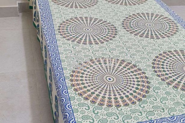 Kid bed with mattress from Home center photo 3