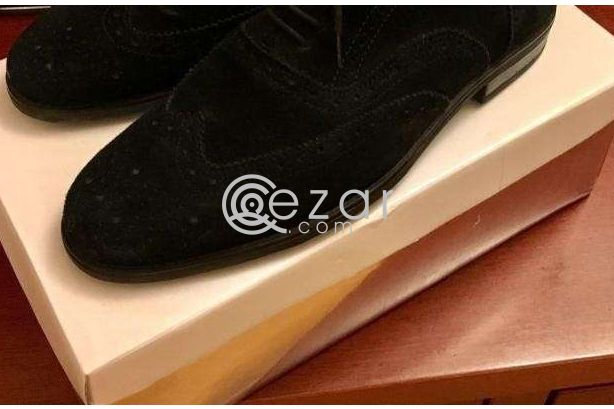 Black wingtip shoes photo 1