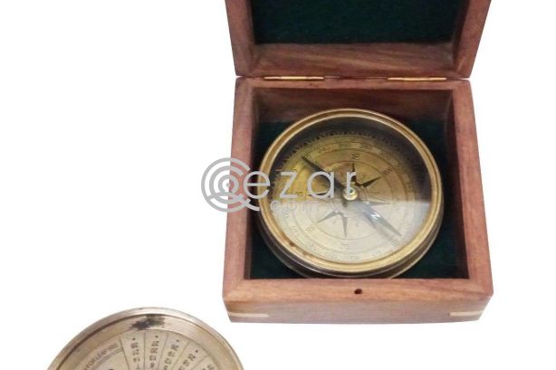 Antique look Magnetic compass with 40 years calendar photo 1
