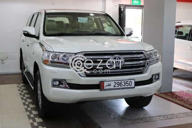 NEW - Land cruiser VXR Model 2017 photo 2