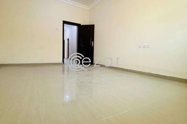 Affordable 2BHK Flat – Fereej Kulaib Area - صورة %index%