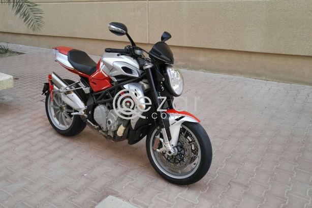 MV AGUSTA BRUTALE 1090 RR - صورة 4