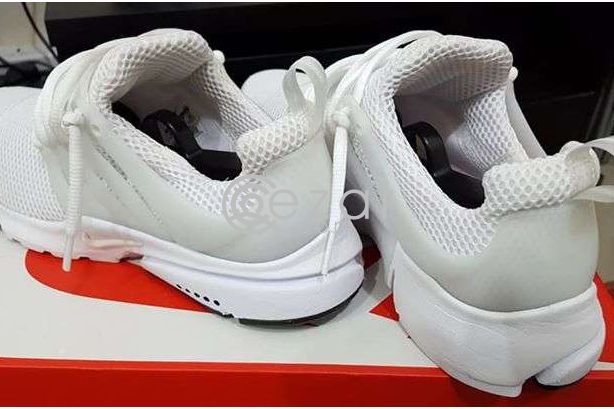 Pre-owned sneakers (PRICE DROP) photo 4