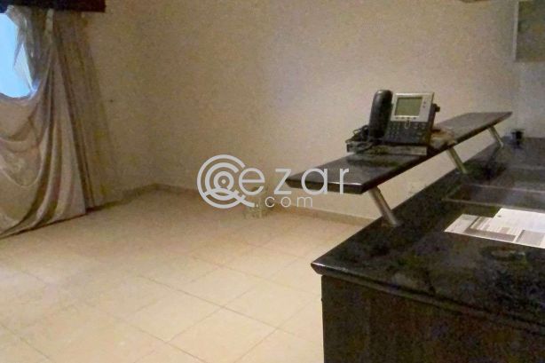 Semi furnished studio in the pearl ( Porto Arabia ) - صورة %index%