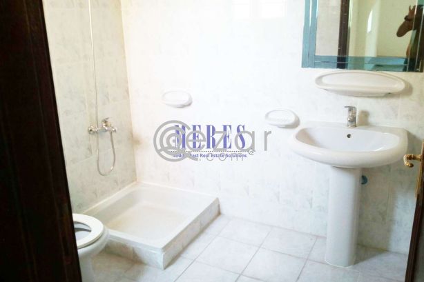 3 Bedroom Compound Villa in Abu Hamour - صورة %index%