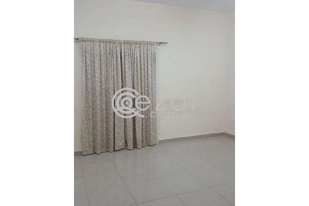 شقه للايجار photo %index%