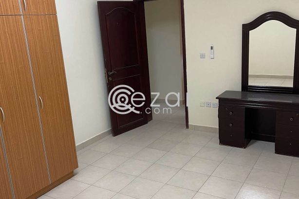 2 bedrooms Semi Furnished flat - صورة %index%