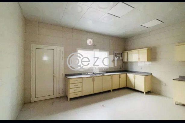 Labour camp for rent 50 rooms in abu nakhla - صورة %index%